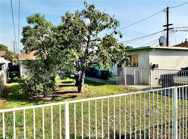 Detail Gallery Image 6 of 8 For 8203 2nd, Paramount,  CA 90723 - – Beds | – Baths