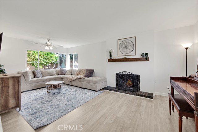 Detail Gallery Image 4 of 40 For 23706 Mill Valley Rd, Valencia,  CA 91355 - 5 Beds | 2/1 Baths