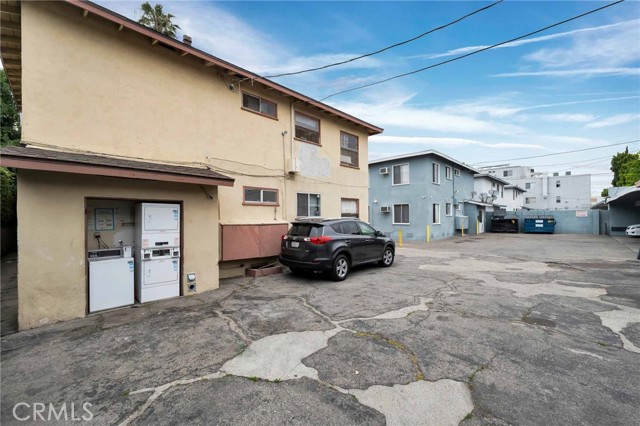 7224 Hazeltine Avenue, Van Nuys CA: https://media.crmls.org/medias/784f3a1b-cf46-44e1-bdb6-e056fef56506.jpg