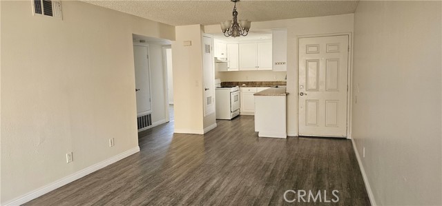 Image 3 of 14 For 1083 Circle City  202