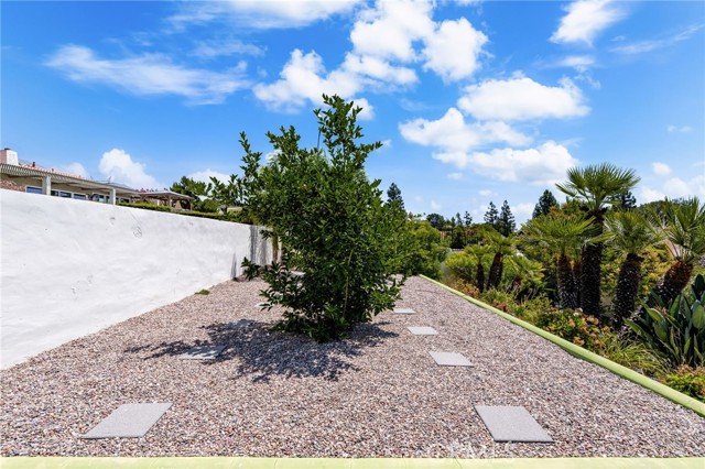 2525 Jonquil Drive, Upland CA: https://media.crmls.org/medias/784ff86a-acb8-4322-9b94-6726d7ce424b.jpg