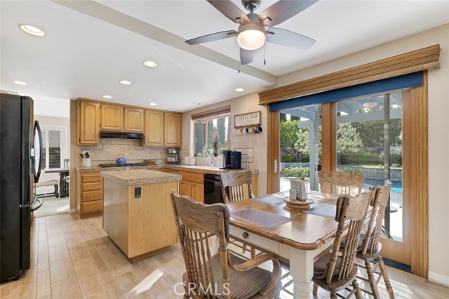 Detail Gallery Image 15 of 49 For 2707 Bitternut Cir, Simi Valley,  CA 93065 - 4 Beds | 3 Baths