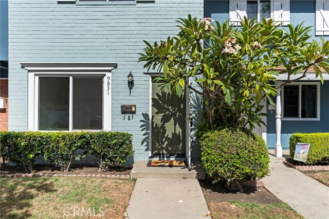 Detail Gallery Image 3 of 34 For 9831 Continental Dr., Huntington Beach,  CA 92646 - 2 Beds | 1/1 Baths