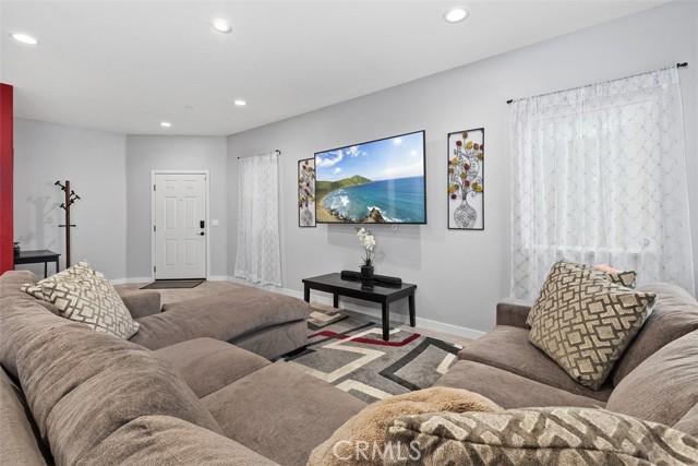 Detail Gallery Image 16 of 54 For 27482 Basalt, Moreno Valley,  CA 92555 - 4 Beds | 2/1 Baths