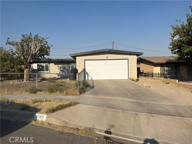 Detail Gallery Image 1 of 10 For 1209 Roberta Ct, Barstow,  CA 92311 - 3 Beds | 2 Baths