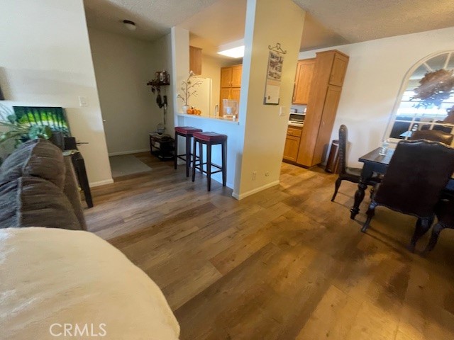 Detail Gallery Image 4 of 18 For 24431 Trevino Dr #V10,  Valencia,  CA 91355 - 3 Beds | 2 Baths