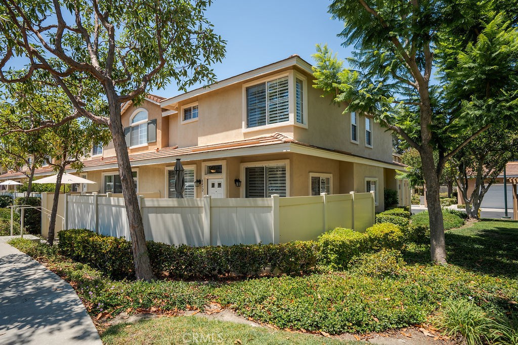 8472 E Tioga Way