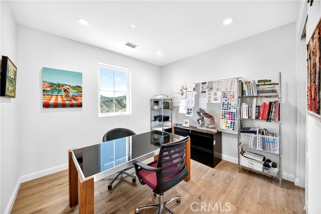 Detail Gallery Image 18 of 26 For 20851 W Acorn Circle, Porter Ranch,  CA 91326 - 4 Beds | 3 Baths