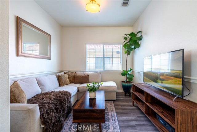 Detail Gallery Image 19 of 46 For 1356 S White Ave, Pomona,  CA 91766 - 3 Beds | 3 Baths