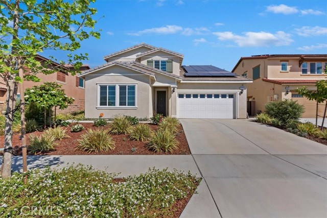 Detail Gallery Image 2 of 44 For 15816 Parry Peak, Fontana,  CA 92336 - 4 Beds | 3/1 Baths