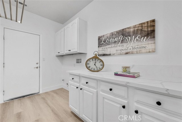 6556 Wells Springs Street, Eastvale CA: https://media.crmls.org/medias/7859cebd-c547-429e-8c05-0a21704d7c01.jpg