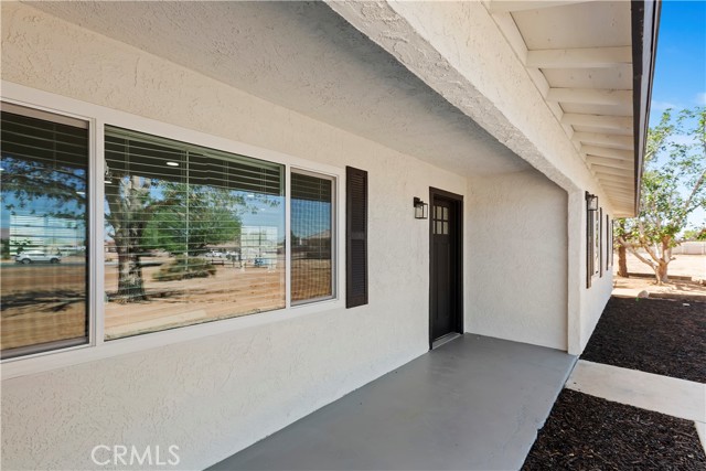 Detail Gallery Image 5 of 29 For 15615 Erie Rd, Apple Valley,  CA 92307 - 4 Beds | 2 Baths