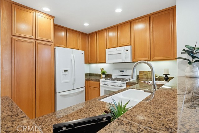 Image 7 of 75 For 13075 Pacific Promenade  115