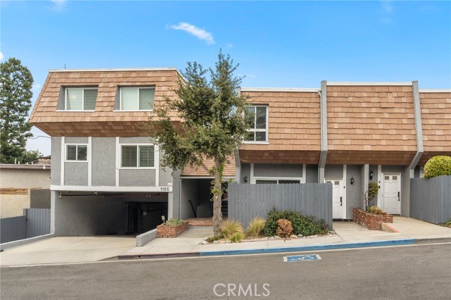 1155 11th Street, Manhattan Beach, California 90266, 3 Bedrooms Bedrooms, ,3 BathroomsBathrooms,Residential,Sold,11th,CV22257033