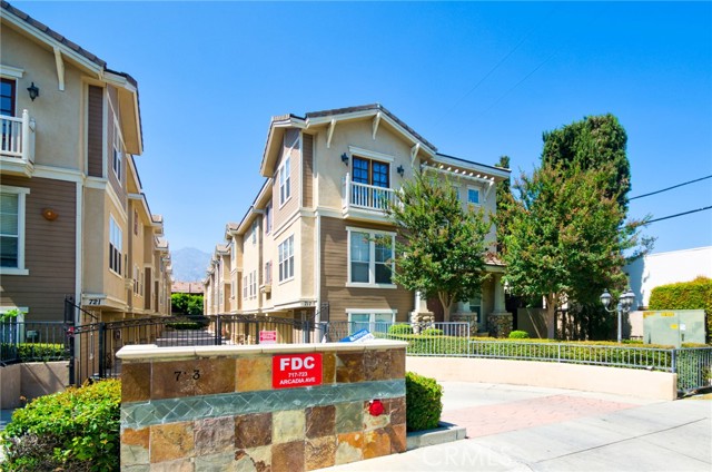 717 Arcadia Avenue, Arcadia CA: https://media.crmls.org/medias/785c9f2c-2398-4db1-8e78-be57317c2f55.jpg