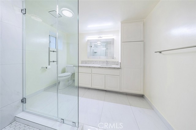 Detail Gallery Image 37 of 49 For 2255 E Chevy Chase Dr, Glendale,  CA 91206 - 4 Beds | 3 Baths