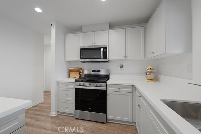 Detail Gallery Image 7 of 34 For 13857 Raven St, Victorville,  CA 92392 - 4 Beds | 2/1 Baths