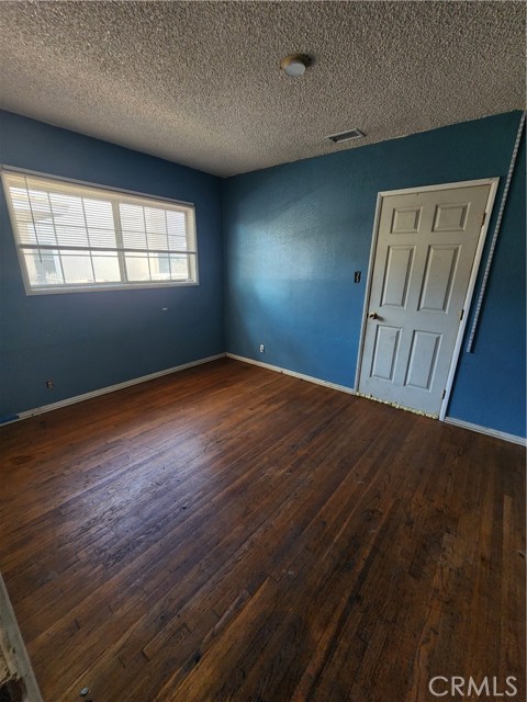 Detail Gallery Image 9 of 14 For 1200 S Castlegate Ave, Compton,  CA 90221 - 3 Beds | 2 Baths