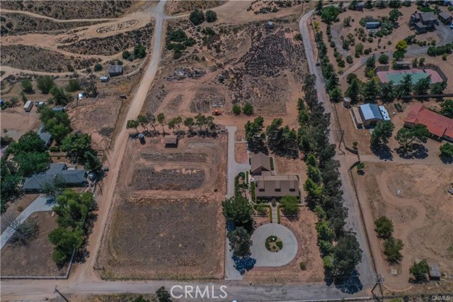 Detail Gallery Image 2 of 41 For 34155 Castlehaven Rd, Agua Dulce,  CA 91390 - 3 Beds | 3 Baths