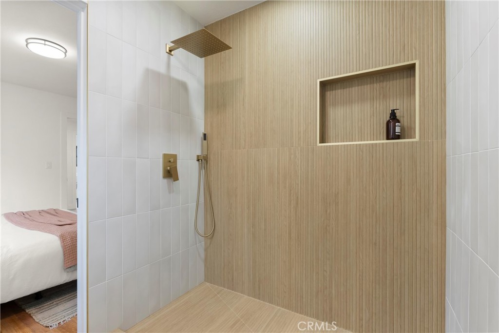 https://media.crmls.org/medias/785f7081-cb9c-4239-9580-08883969efbb.jpg?preset=X-Large