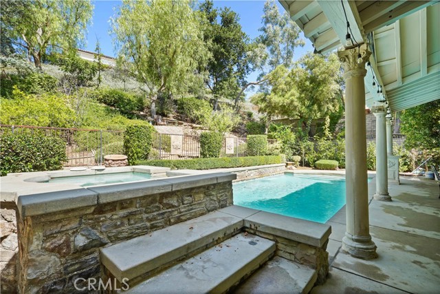 29123 Black Pine Way, Saugus CA: https://media.crmls.org/medias/785f9be5-e343-4f13-8a1a-e80666c0e575.jpg