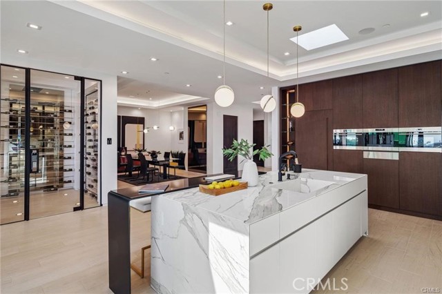 Detail Gallery Image 9 of 58 For 1207 Dolphin Ter, Corona Del Mar,  CA 92625 - 6 Beds | 6/2 Baths