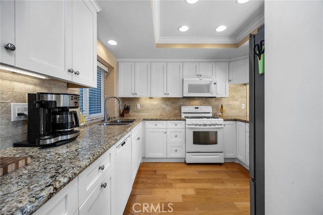 Image 5 of 23 For 22312 Summit Hill Drive 41