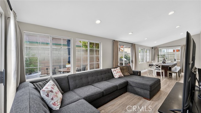 Detail Gallery Image 14 of 48 For 1624 La Paloma, Placentia,  CA 92870 - 4 Beds | 3 Baths