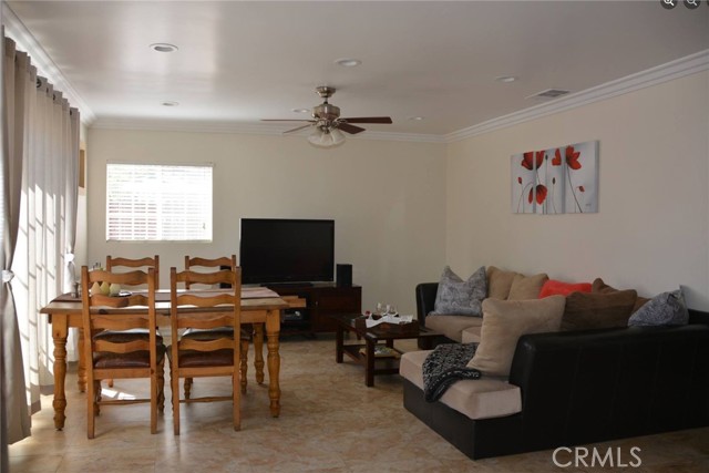 Detail Gallery Image 2 of 11 For 22445 Dolorosa, Woodland Hills,  CA 91367 - 3 Beds | 2 Baths