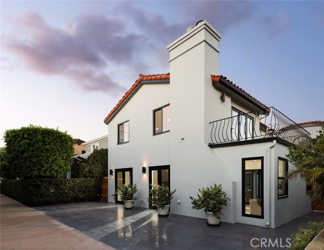 Detail Gallery Image 5 of 68 For 231 via Firenze, Newport Beach,  CA 92663 - 3 Beds | 3/1 Baths