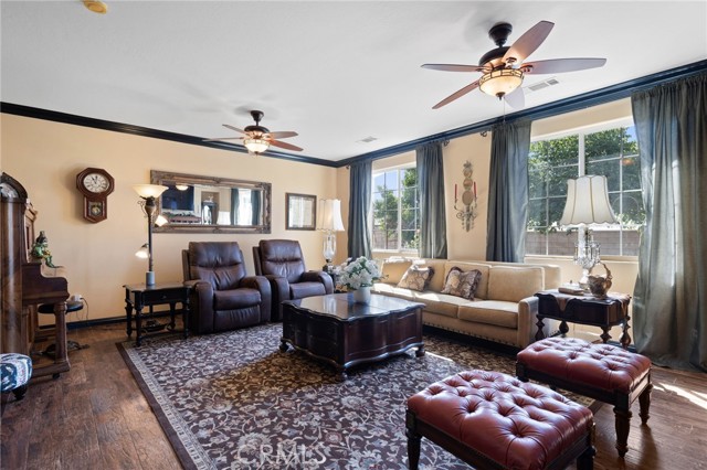 Detail Gallery Image 5 of 30 For 10705 Topiary Dr, Bakersfield,  CA 93306 - 3 Beds | 2 Baths
