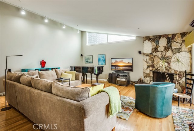 1028 Ynez Avenue, Redondo Beach, California 90277, 4 Bedrooms Bedrooms, ,2 BathroomsBathrooms,Residential,Sold,Ynez,SB17031296