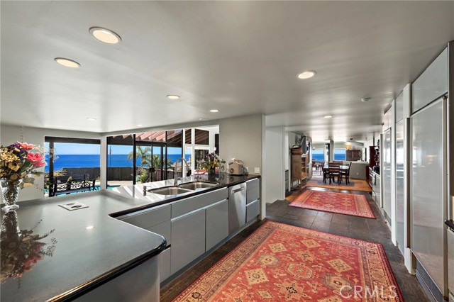 Detail Gallery Image 14 of 30 For 622 Mystic, Laguna Beach,  CA 92651 - 5 Beds | 4 Baths