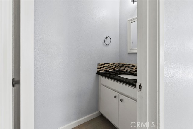 Detail Gallery Image 9 of 28 For 1126 E Foster Rd #B,  Santa Maria,  CA 93455 - 3 Beds | 2/1 Baths