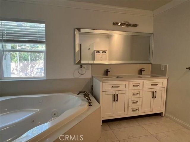 Detail Gallery Image 11 of 16 For 445 N Live Oak Ave, Glendora,  CA 91741 - 2 Beds | 2 Baths