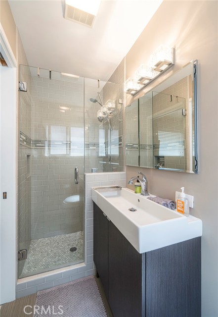 Detail Gallery Image 22 of 26 For 1839 Manhattan Ave, Hermosa Beach,  CA 90254 - 2 Beds | 2 Baths