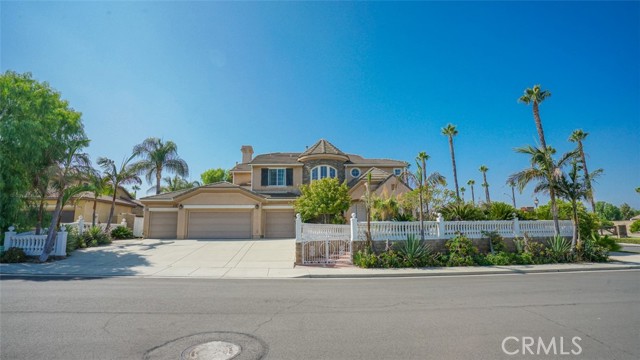Detail Gallery Image 2 of 71 For 12683 Palm View Way, Riverside,  CA 92503 - 5 Beds | 3 Baths