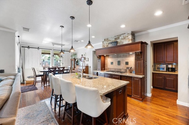 22517 Skipping Stone Drive, Saugus CA: https://media.crmls.org/medias/7868349e-dfeb-4b3d-a84e-ca558f145b4d.jpg