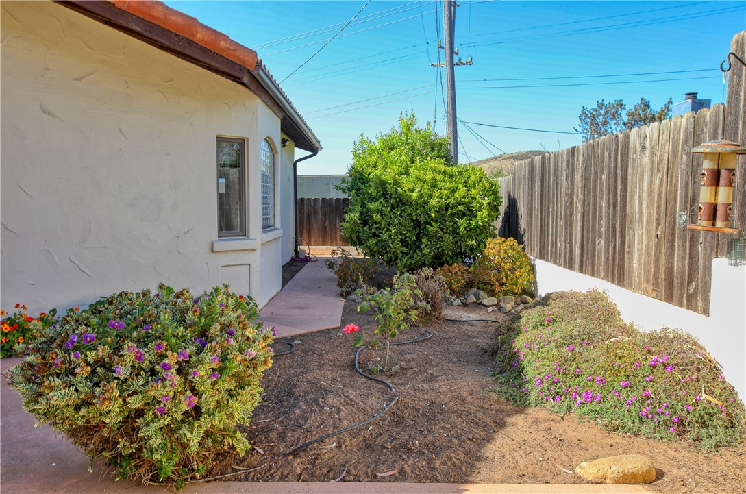 Detail Gallery Image 9 of 75 For 584 Kings Ave, Morro Bay,  CA 93442 - 3 Beds | 3 Baths