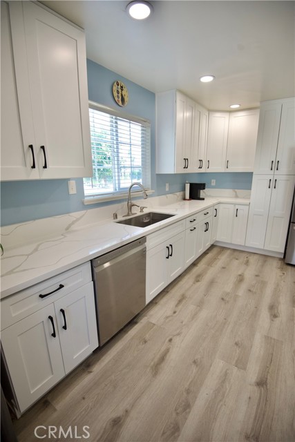 Detail Gallery Image 4 of 19 For 10008 Geneva, Montclair,  CA 91763 - 4 Beds | 1/1 Baths