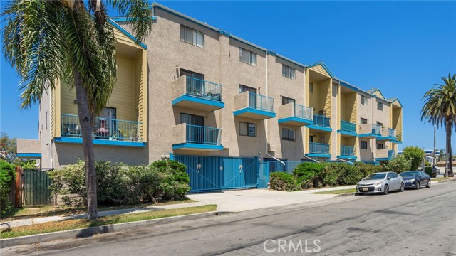 1225 Bennett Avenue, Long Beach CA: https://media.crmls.org/medias/786a9d8e-a5fa-486b-80a9-377751f83abd.jpg