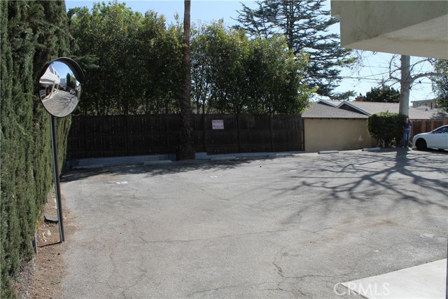 Image 38 of 40 For 5236 Kester Avenue 6