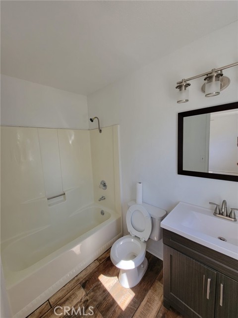 11015 Oakwood Avenue, Hesperia CA: https://media.crmls.org/medias/786b6afc-6ba5-41c8-8c25-63bdc183a5b9.jpg