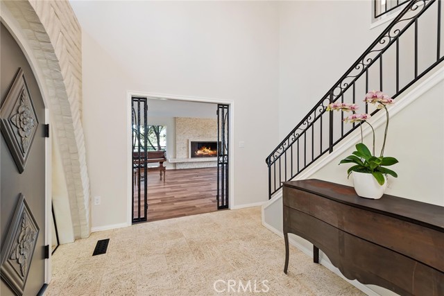 24971 KIT CARSON Road, Hidden Hills CA: https://media.crmls.org/medias/786b94b5-613e-4362-b741-d76e18cbb1c6.jpg