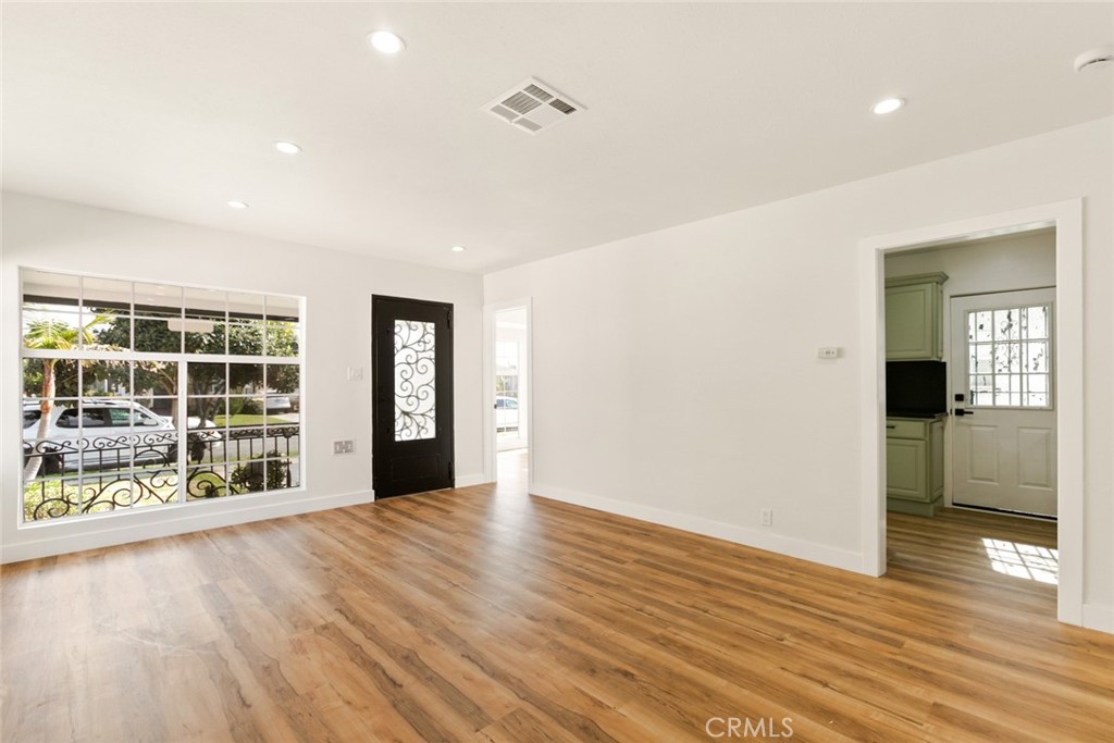 786C0Ed0 1Ba4 414E Aef9 E64230038040 10227 Rosewood Avenue, South Gate, Ca 90280 &Lt;Span Style='BackgroundColor:transparent;Padding:0Px;'&Gt; &Lt;Small&Gt; &Lt;I&Gt; &Lt;/I&Gt; &Lt;/Small&Gt;&Lt;/Span&Gt;