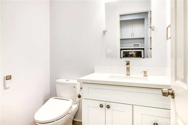 Detail Gallery Image 7 of 28 For 16 Monterey Ct, Manhattan Beach,  CA 90266 - 3 Beds | 3 Baths