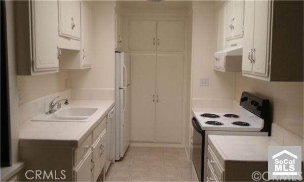 2119 Via Puerta, Laguna Woods CA: https://media.crmls.org/medias/786ca3f7-7b41-4c8c-8f25-1ae64d77ef08.jpg