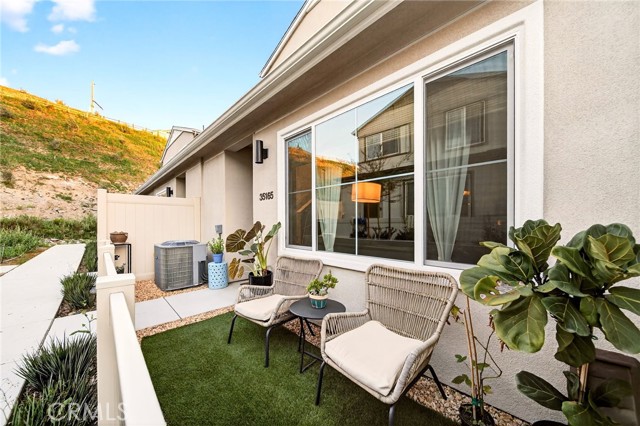 Detail Gallery Image 2 of 42 For 35165 Rangpur, Fallbrook,  CA 92028 - 2 Beds | 2/1 Baths