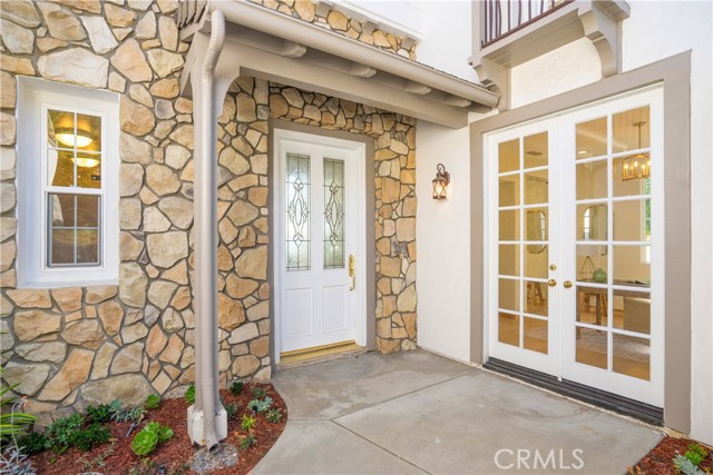 3318 Durham Court, Burbank CA: https://media.crmls.org/medias/786d028e-ba3e-40fe-b719-bb3ab0f3f417.jpg