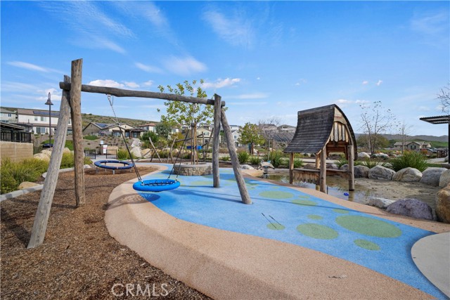 Detail Gallery Image 45 of 49 For 18175 Meridian Ln, Saugus,  CA 91350 - 3 Beds | 2/1 Baths